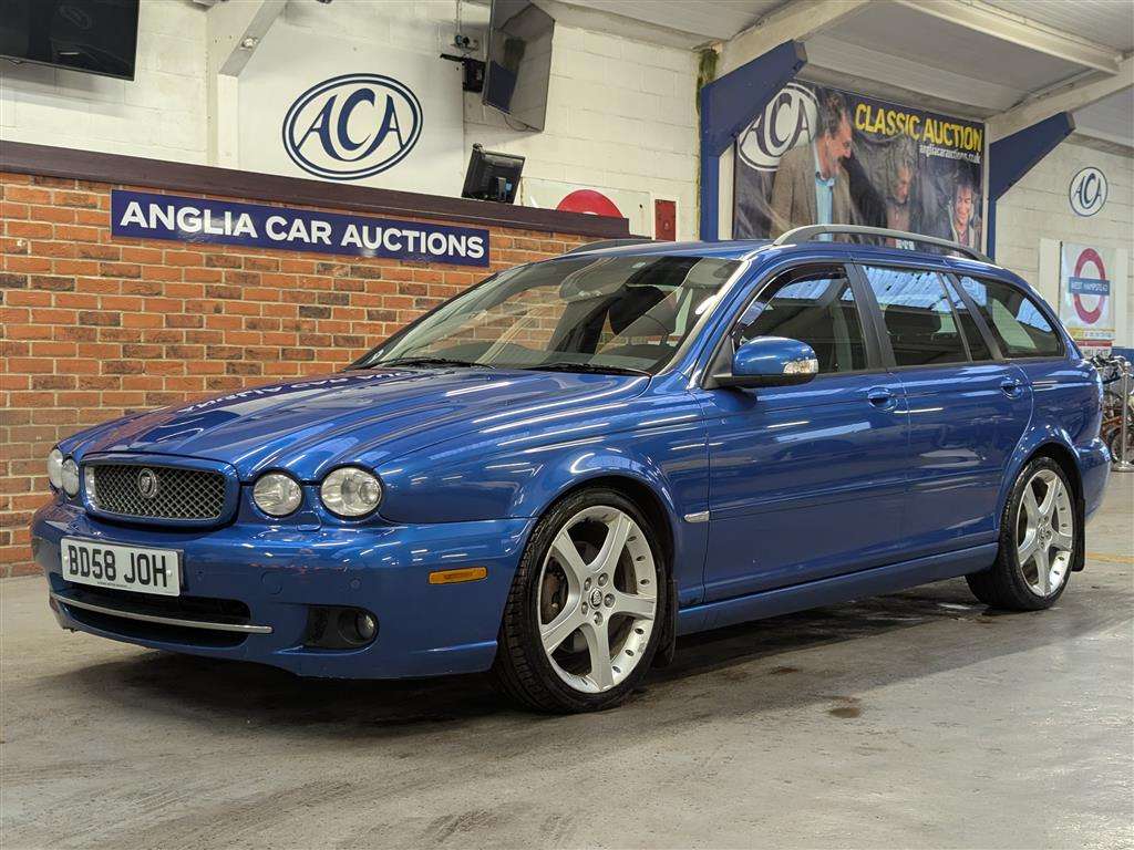<p>2008 JAGUAR X-TYPE SE</p>