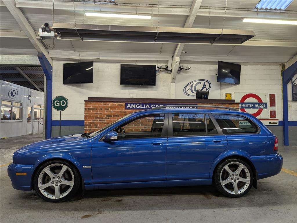 <p>2008 JAGUAR X-TYPE SE</p>