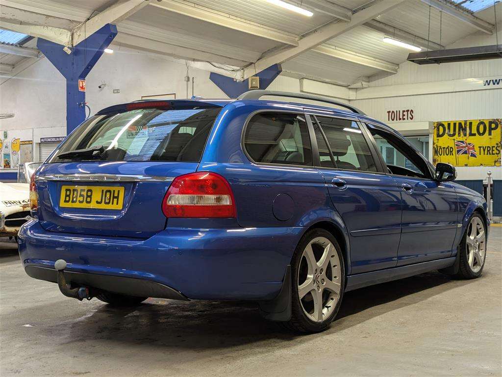 <p>2008 JAGUAR X-TYPE SE</p>