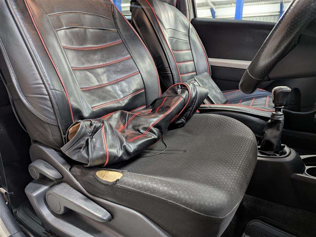 <p>2011 TOYOTA YARIS SR VVT-I</p>