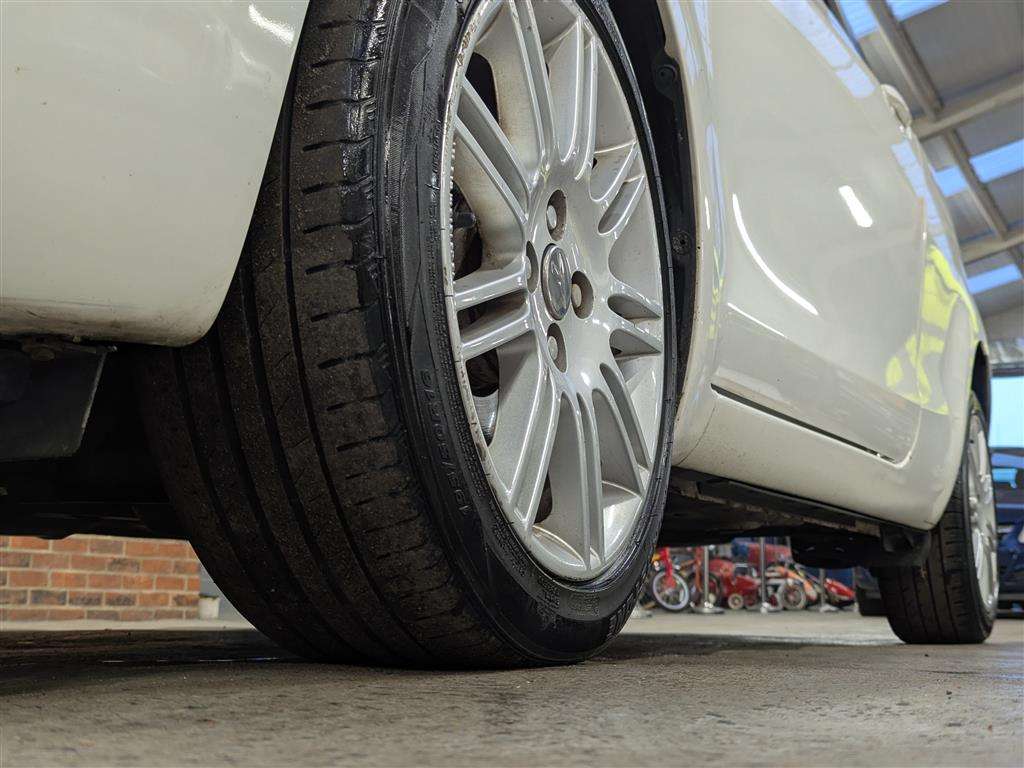 <p>2011 TOYOTA YARIS SR VVT-I</p>