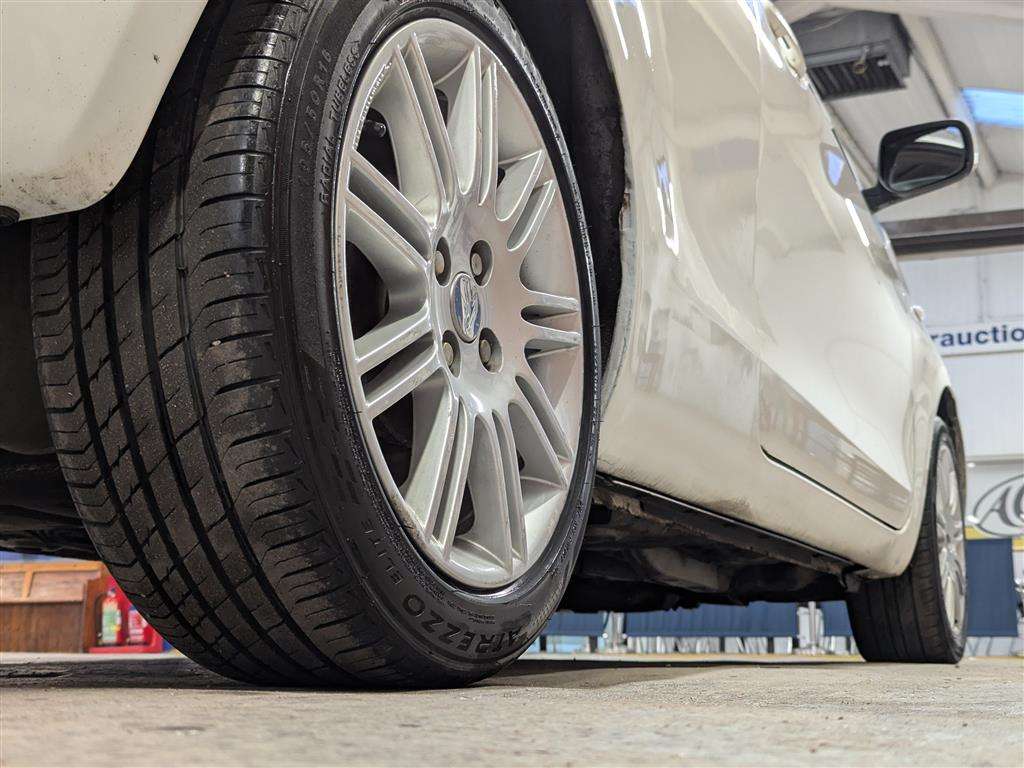 <p>2011 TOYOTA YARIS SR VVT-I</p>