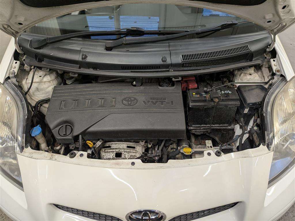 <p>2011 TOYOTA YARIS SR VVT-I</p>