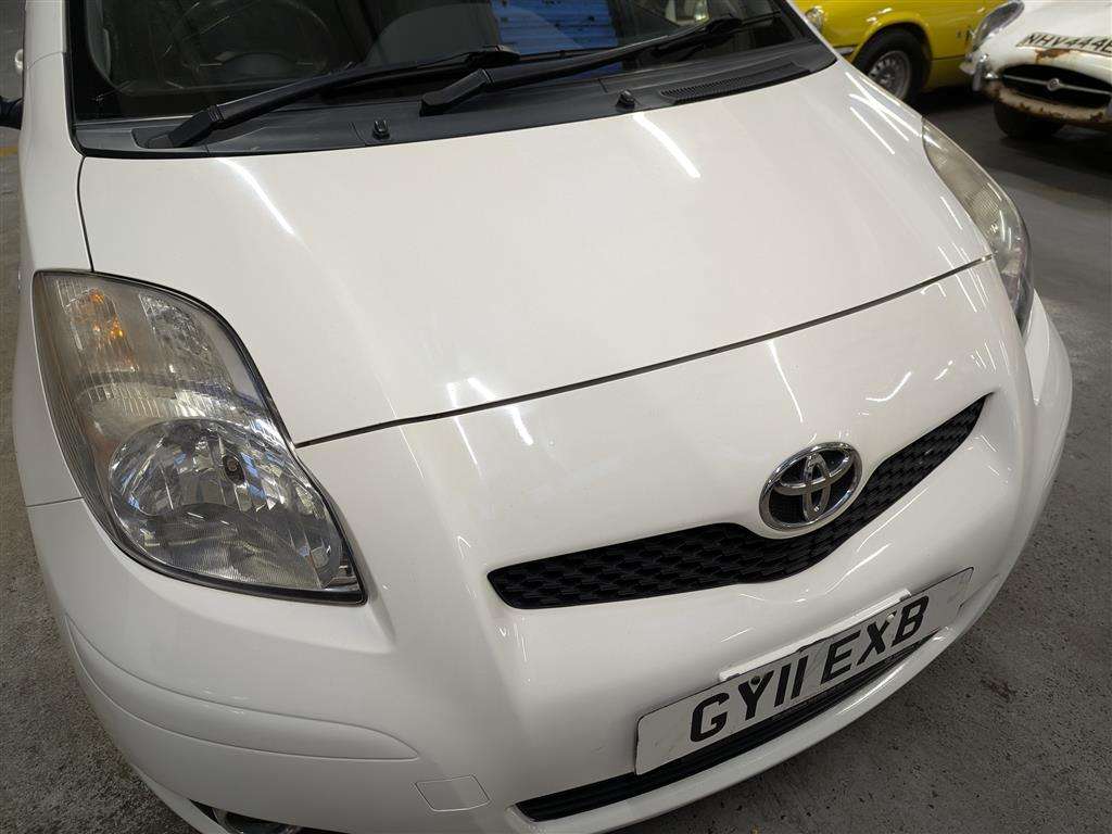 <p>2011 TOYOTA YARIS SR VVT-I</p>