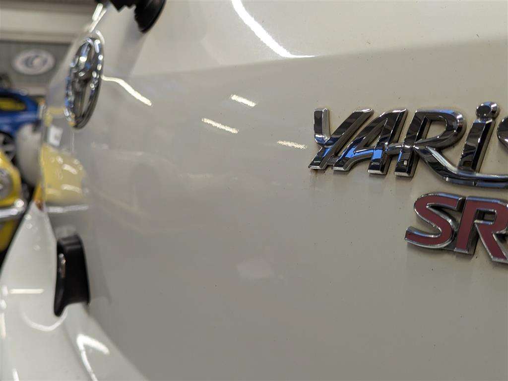 <p>2011 TOYOTA YARIS SR VVT-I</p>