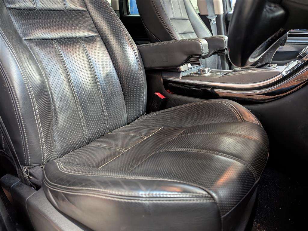 <p>2011 LAND ROVER RANGE ROVER SP HSE TDV6 A</p>