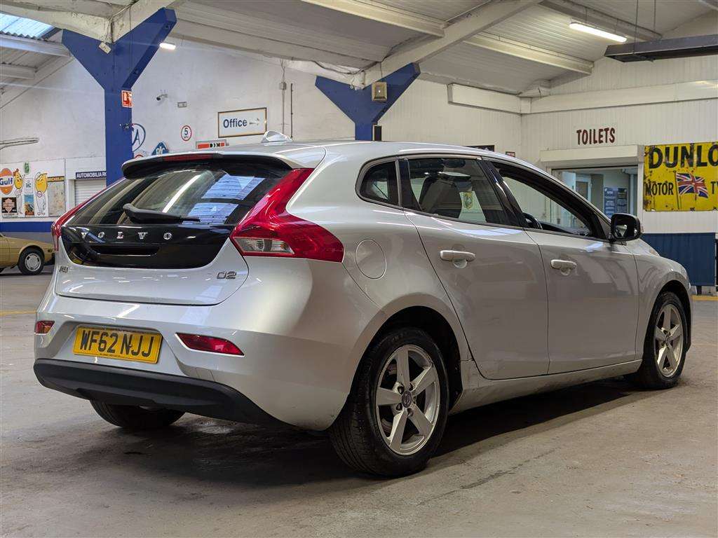<p>2012 VOLVO V40 ES D2</p>