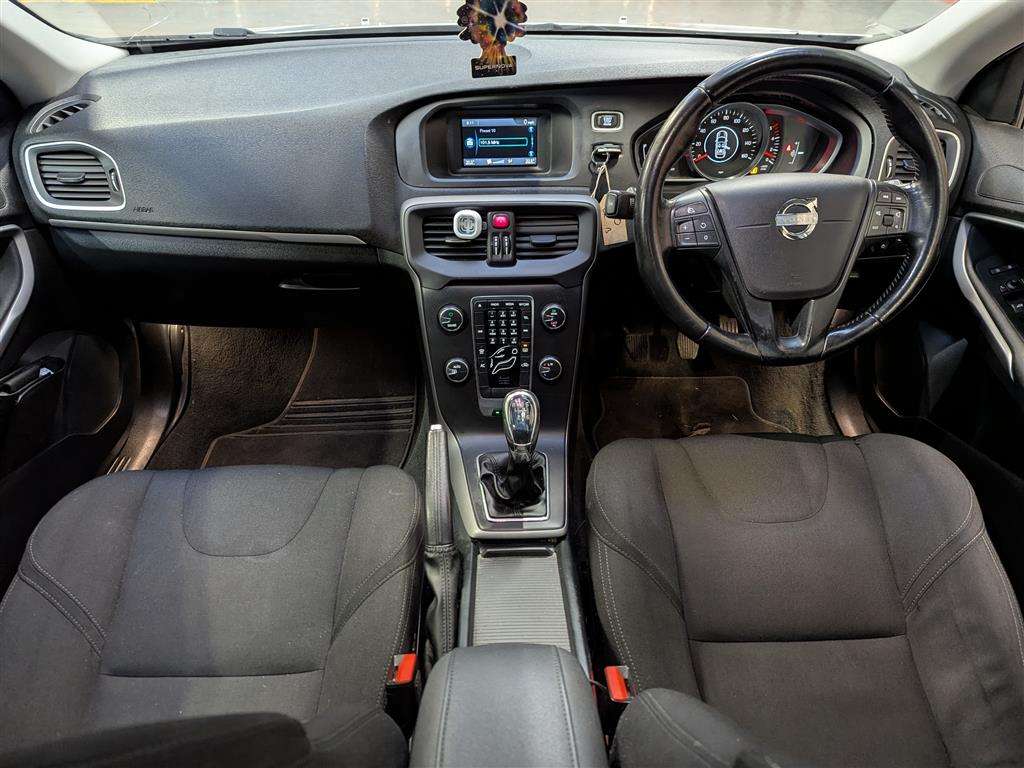<p>2012 VOLVO V40 ES D2</p>