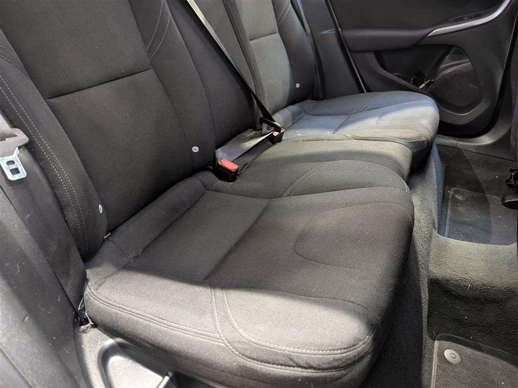 <p>2012 VOLVO V40 ES D2</p>