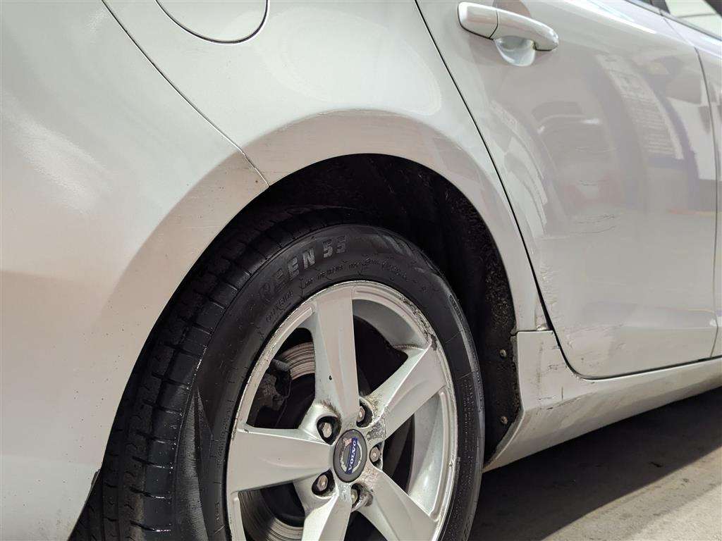 <p>2012 VOLVO V40 ES D2</p>