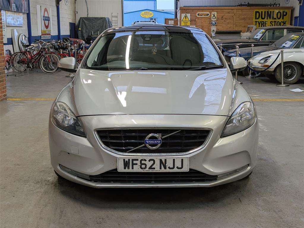 <p>2012 VOLVO V40 ES D2</p>