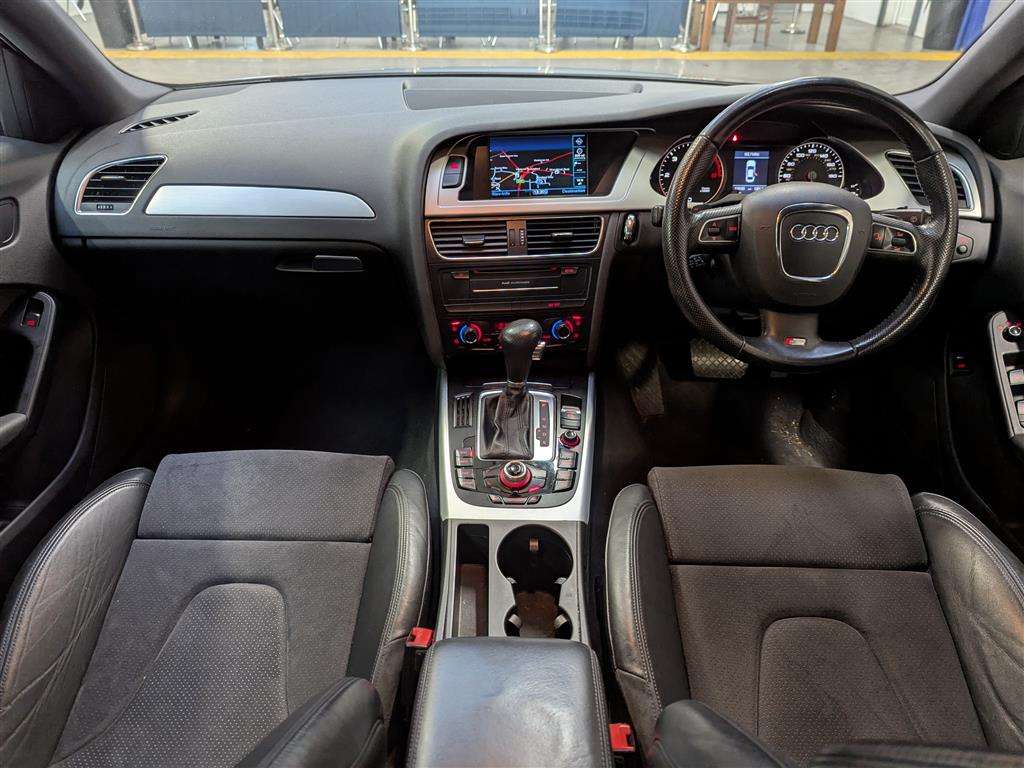 <p>2009 AUDI A4 S LINE TDI AUTO</p>