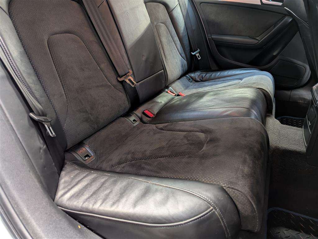 <p>2009 AUDI A4 S LINE TDI AUTO</p>