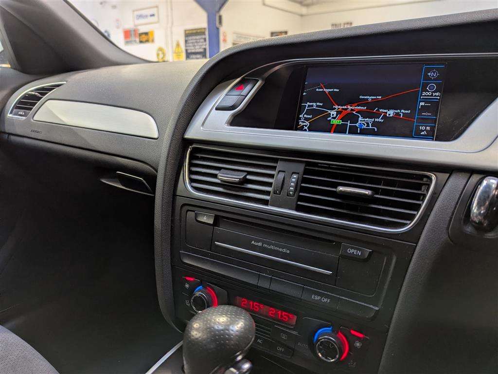 <p>2009 AUDI A4 S LINE TDI AUTO</p>