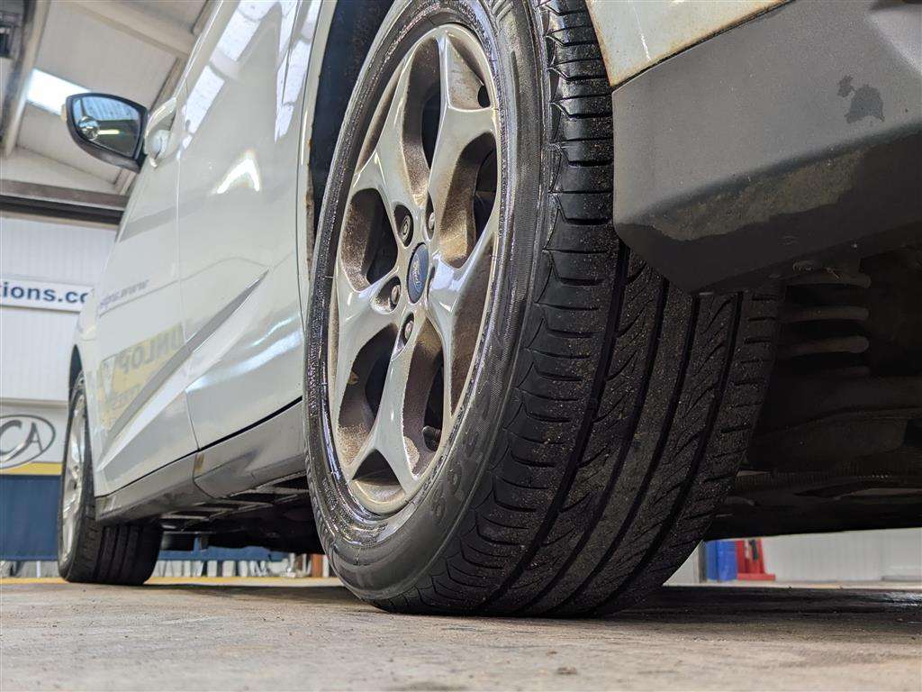 <p>2013 FORD C-MAX ZETEC TDCI</p>