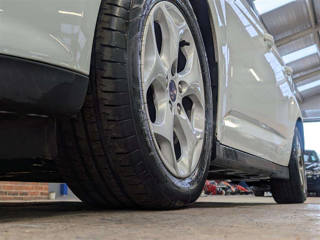 <p>2013 FORD C-MAX ZETEC TDCI</p>