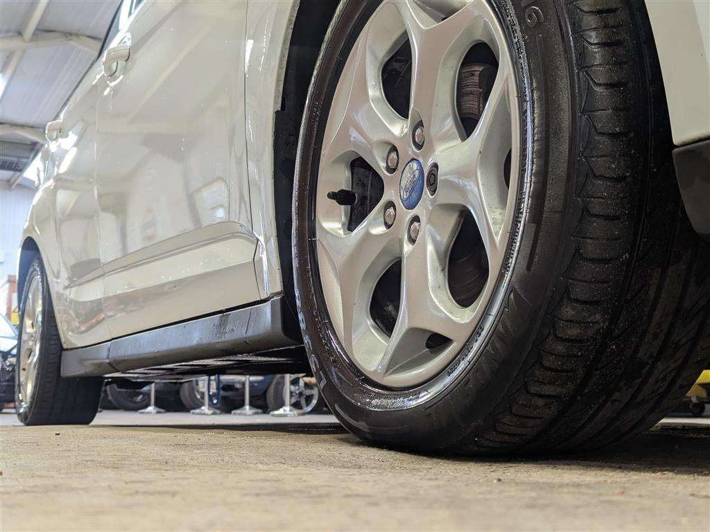 <p>2013 FORD C-MAX ZETEC TDCI</p>