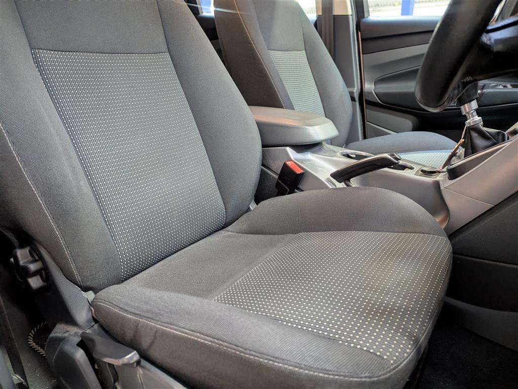 <p>2013 FORD C-MAX ZETEC TDCI</p>