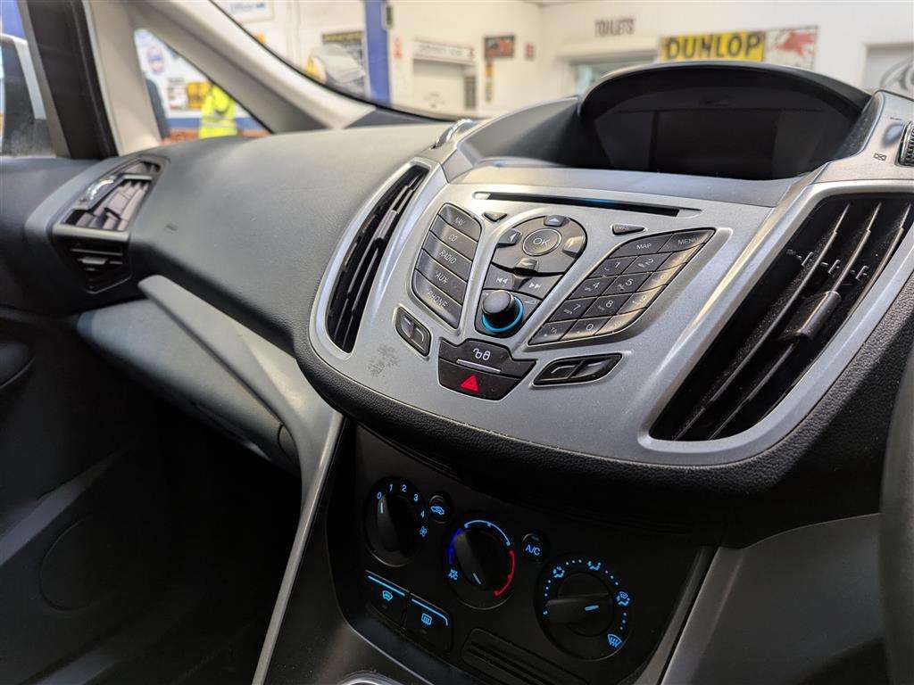 <p>2013 FORD C-MAX ZETEC TDCI</p>