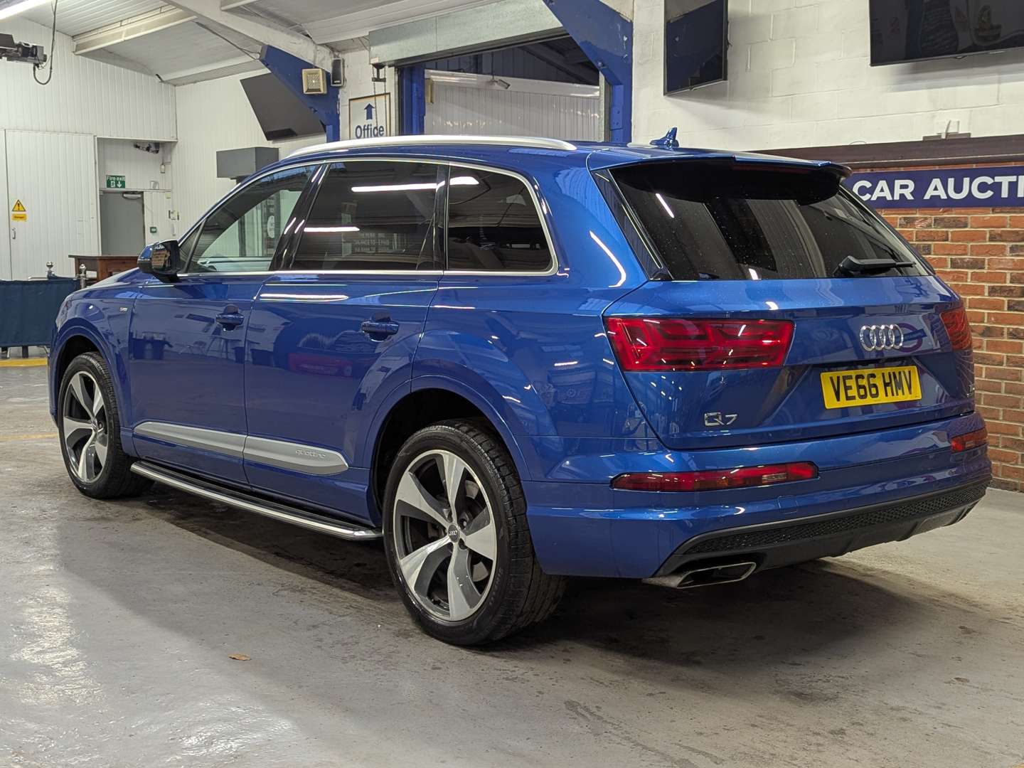 <p>2016 AUDI Q7 S LINE TDI QUATTRO AUT</p>