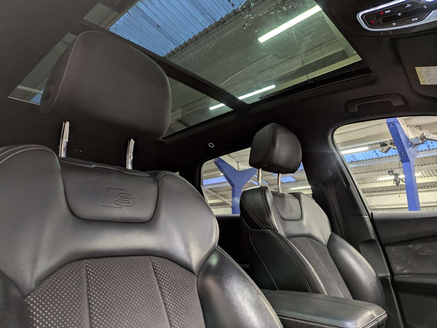 <p>2016 AUDI Q7 S LINE TDI QUATTRO AUT</p>