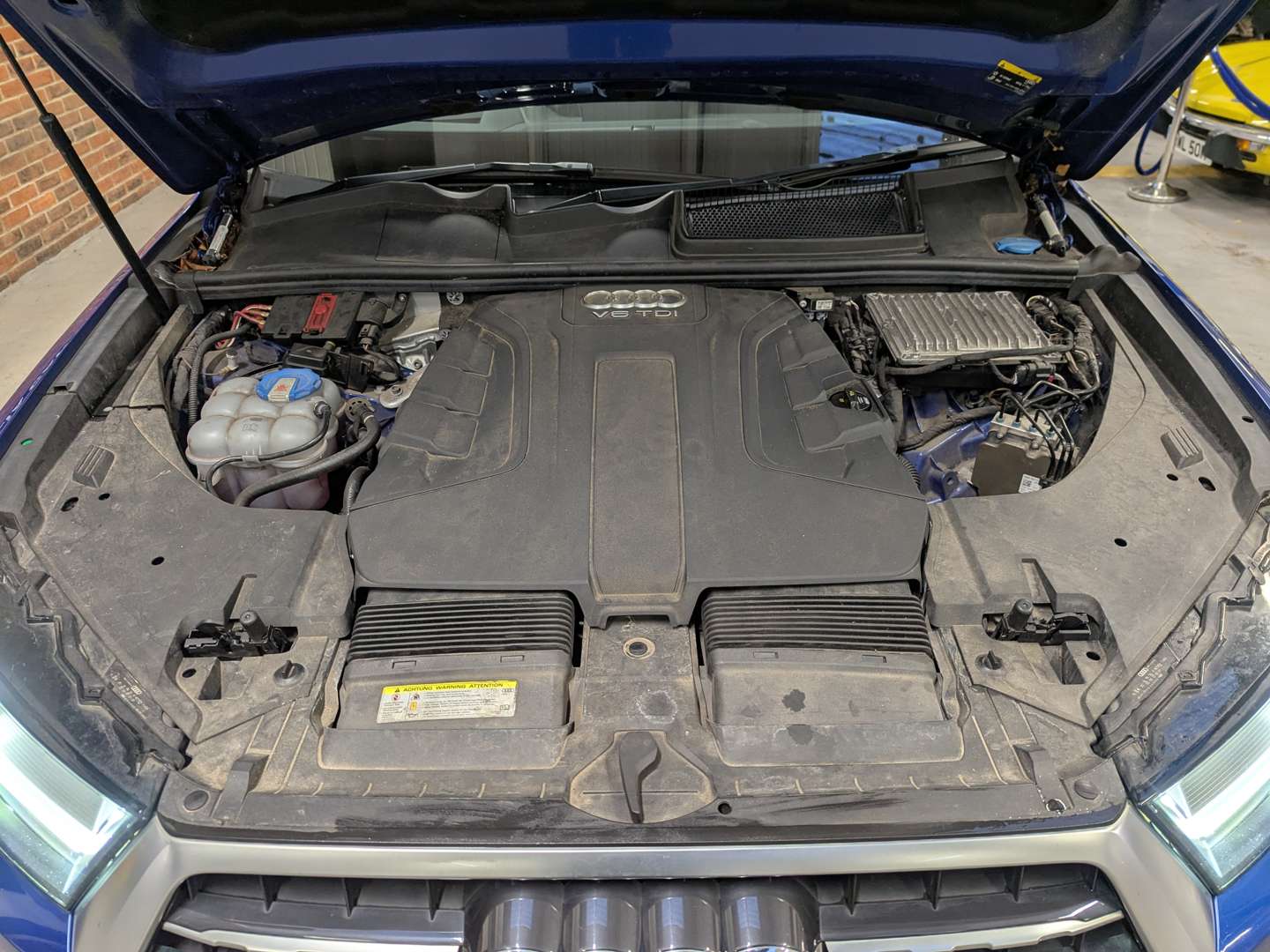 <p>2016 AUDI Q7 S LINE TDI QUATTRO AUT</p>