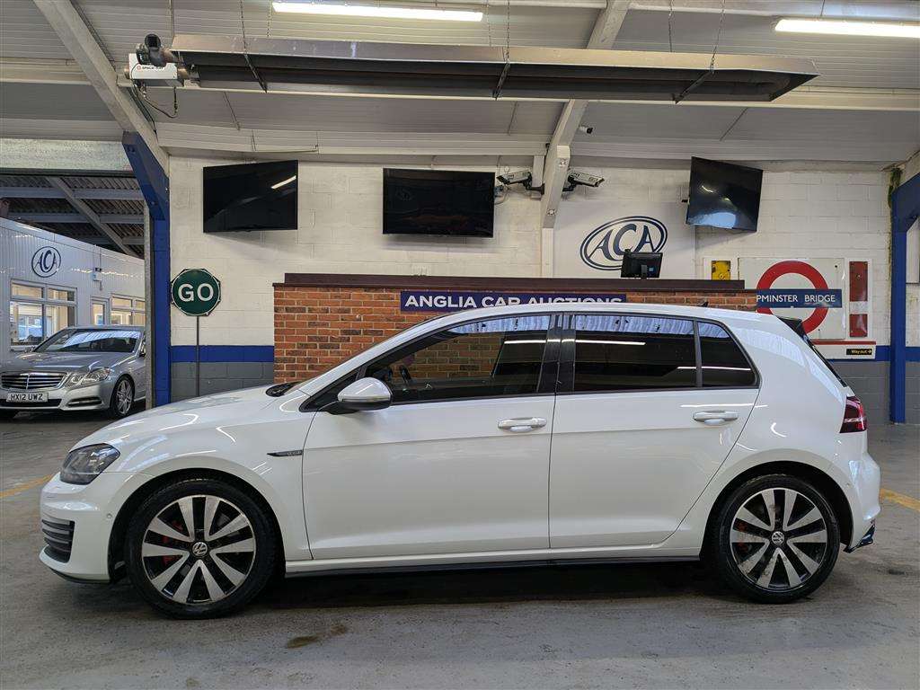 <p>2016 VOLKSWAGEN GOLF GTD S-A</p>