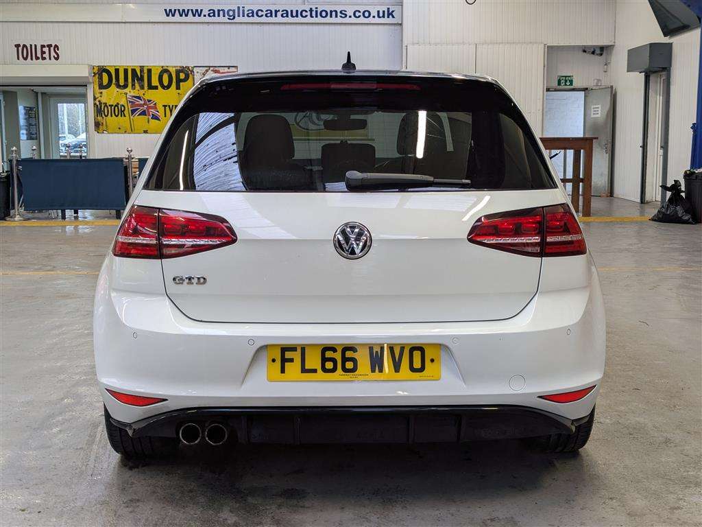 <p>2016 VOLKSWAGEN GOLF GTD S-A</p>