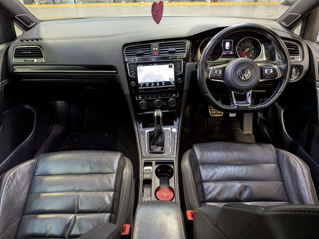 <p>2016 VOLKSWAGEN GOLF GTD S-A</p>