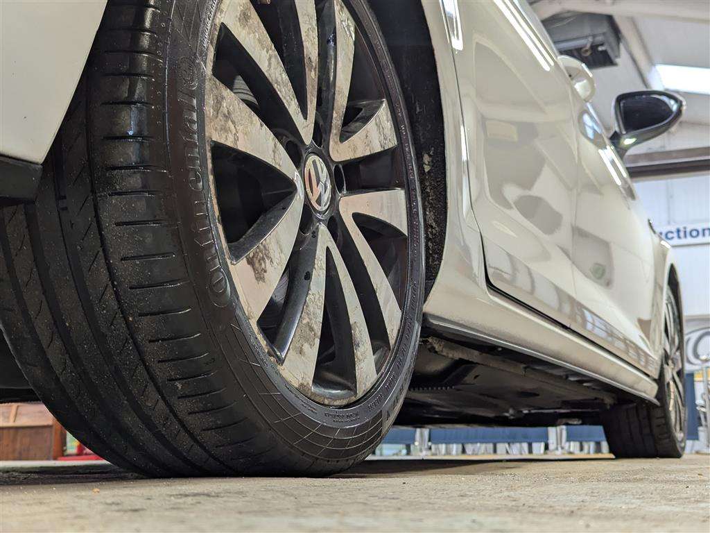 <p>2016 VOLKSWAGEN GOLF GTD S-A</p>