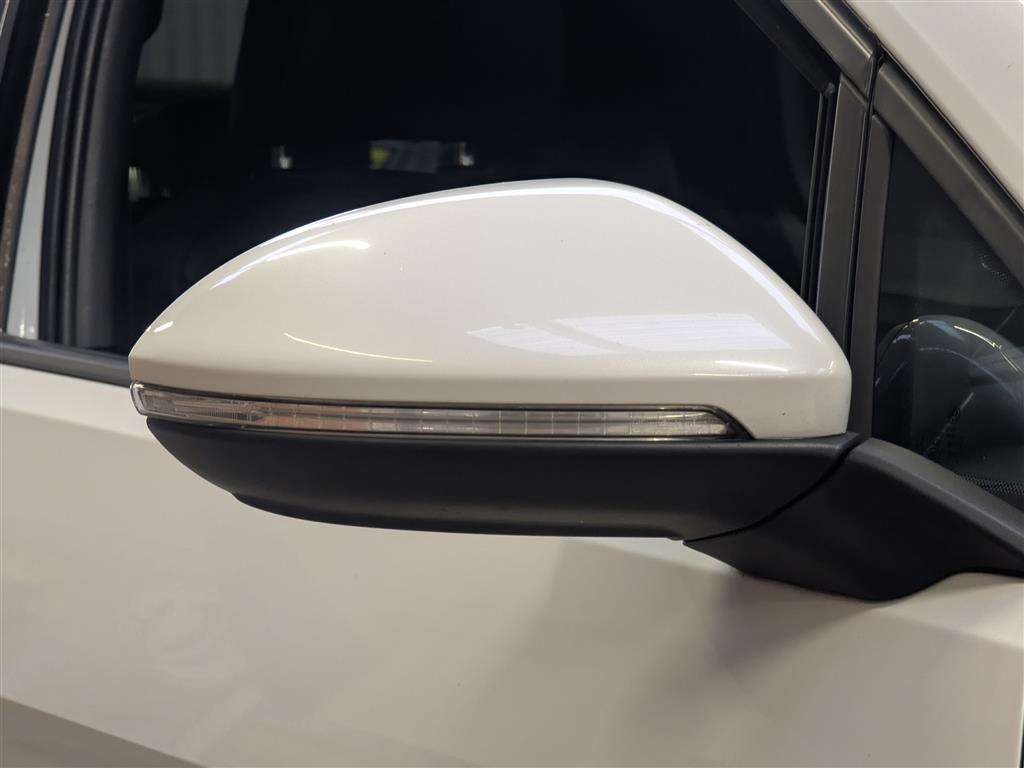 <p>2016 VOLKSWAGEN GOLF GTD S-A</p>