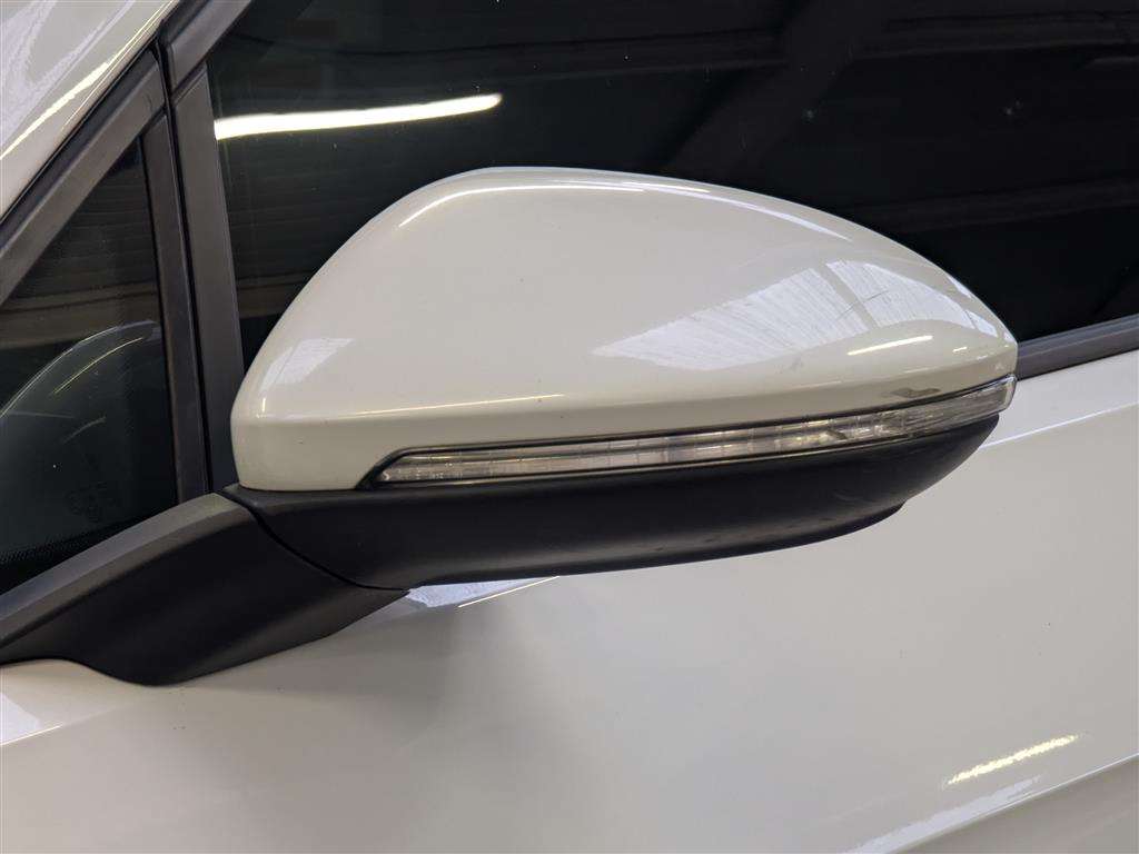 <p>2016 VOLKSWAGEN GOLF GTD S-A</p>