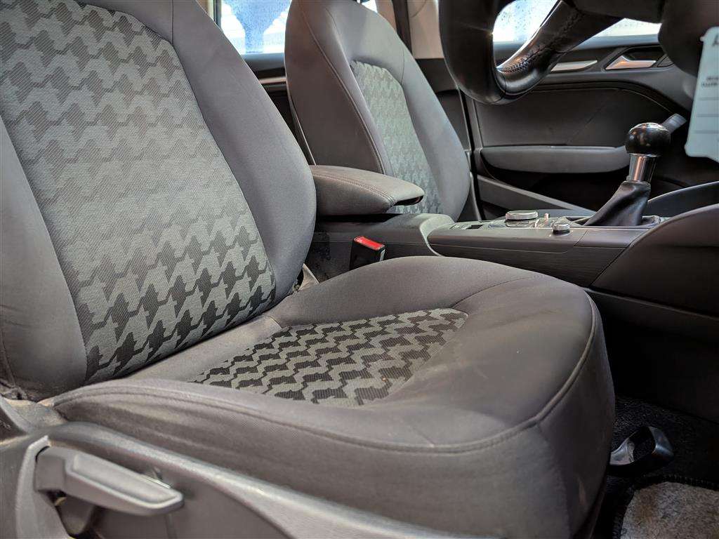 <p>2013 AUDI A3 SE TDI</p>