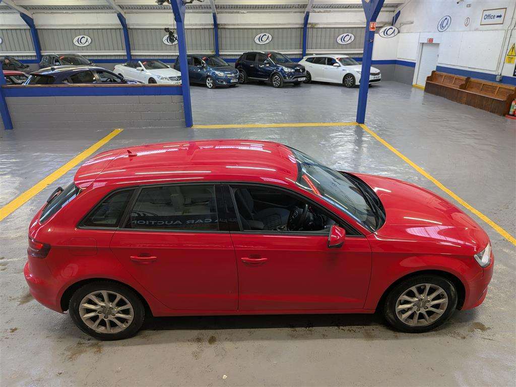 <p>2013 AUDI A3 SE TDI</p>