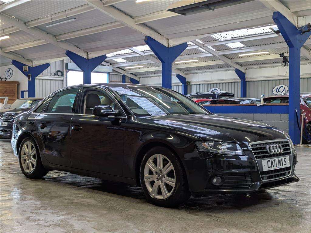 <p>2011 AUDI A4 TECHNIK TDI</p>