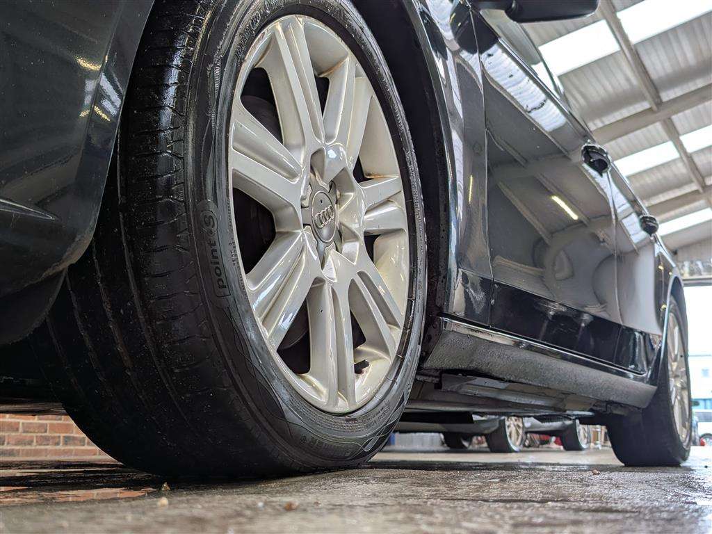 <p>2011 AUDI A4 TECHNIK TDI</p>