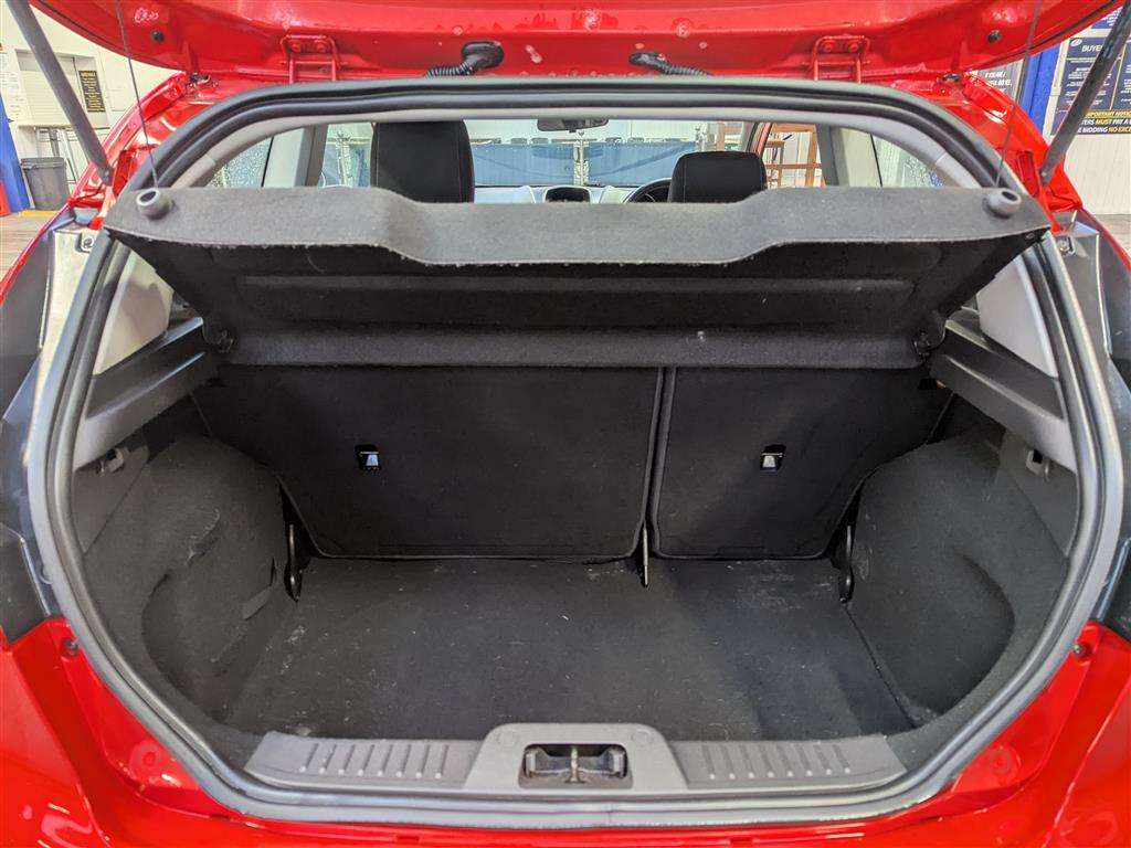 <p>2014 FORD FIESTA ZETEC</p>