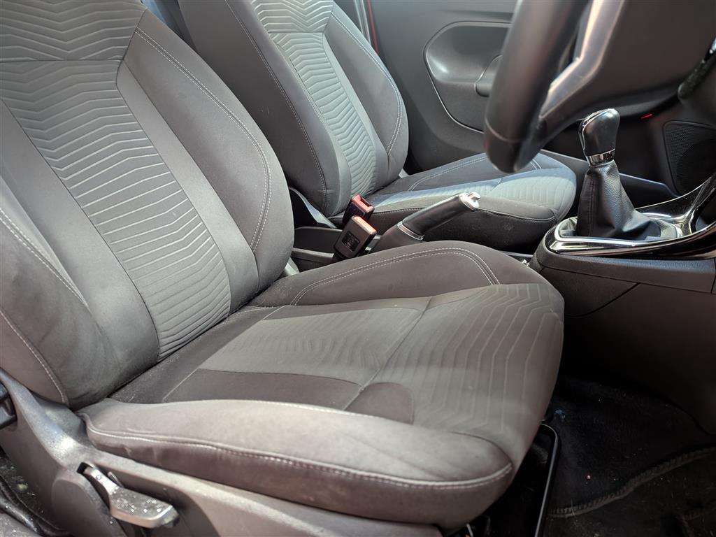 <p>2014 FORD FIESTA ZETEC</p>