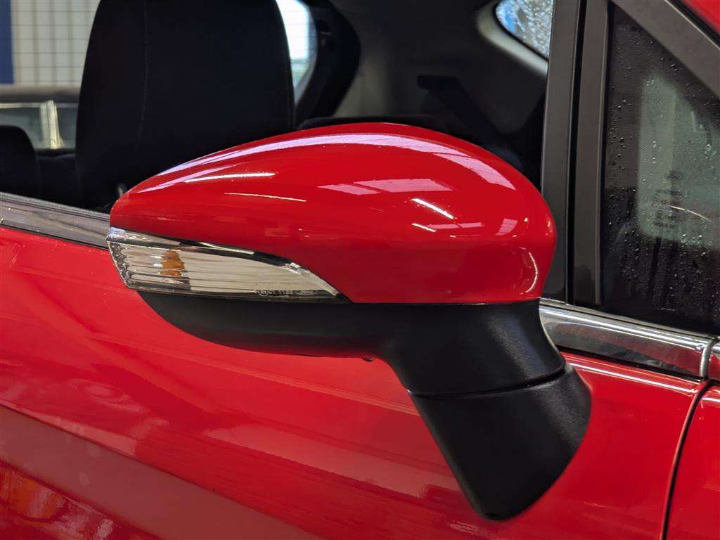 <p>2014 FORD FIESTA ZETEC</p>