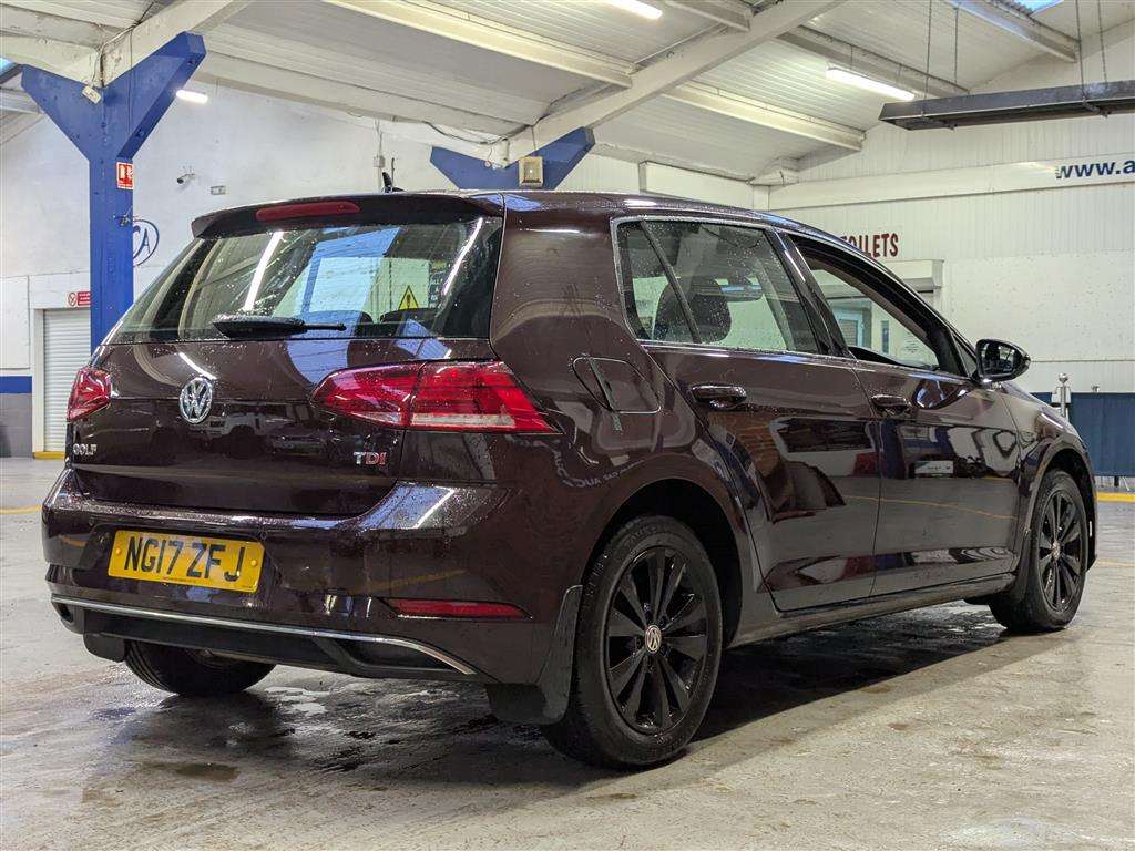 <p>2017 VOLKSWAGEN GOLF SE TDI BMT</p>