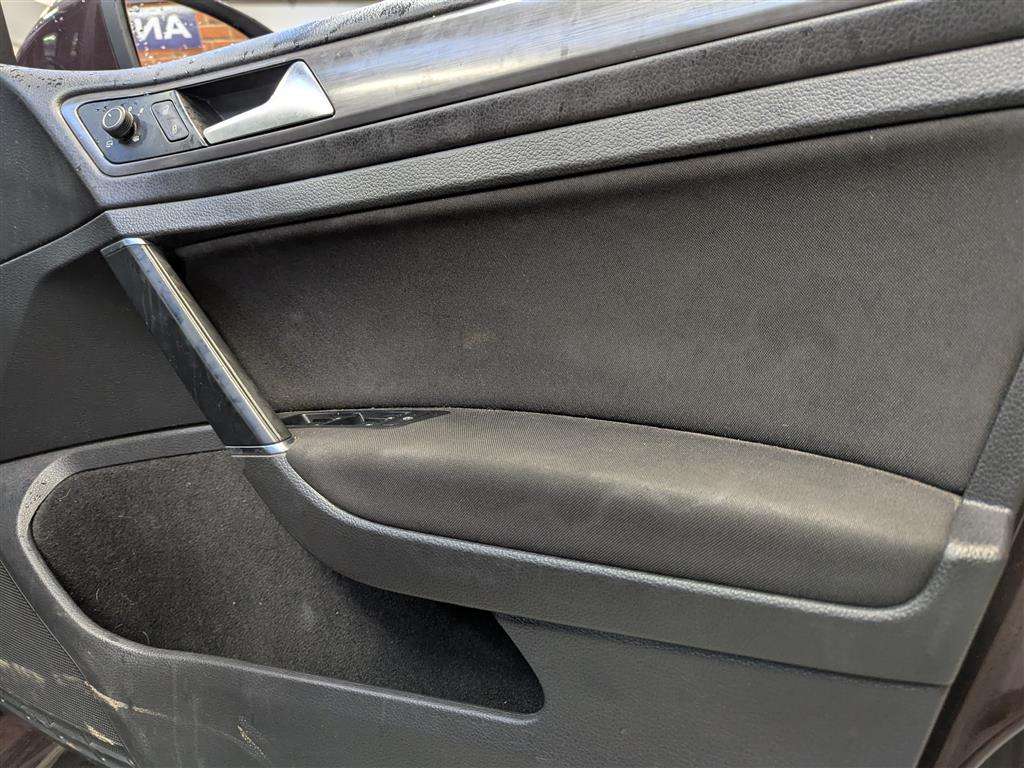 <p>2017 VOLKSWAGEN GOLF SE TDI BMT</p>