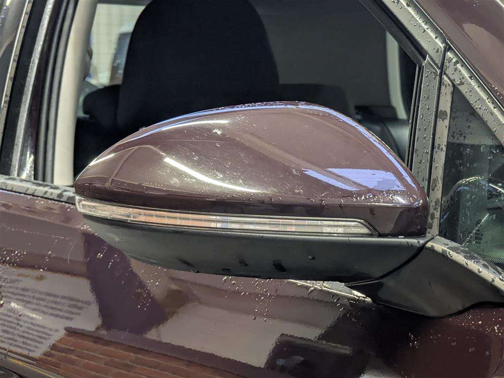 <p>2017 VOLKSWAGEN GOLF SE TDI BMT</p>