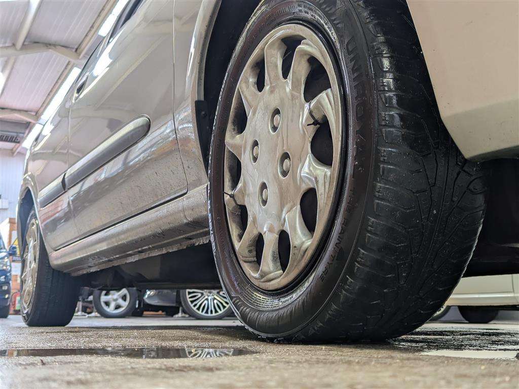 <p>2005 NISSAN ALMERA S</p>