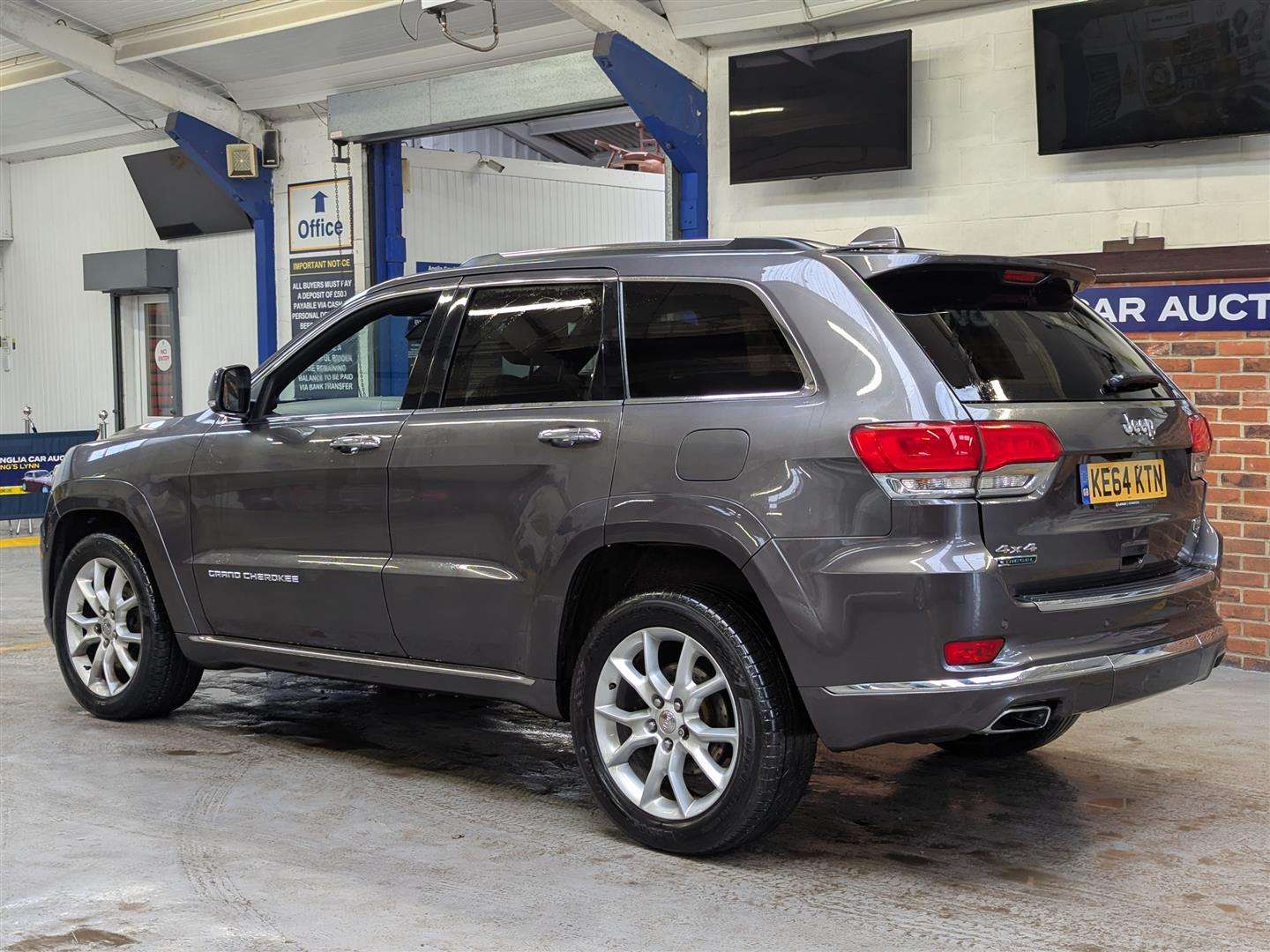 <p>2014 JEEP GRAND CHEROKEE SUMMIT CRD</p>
