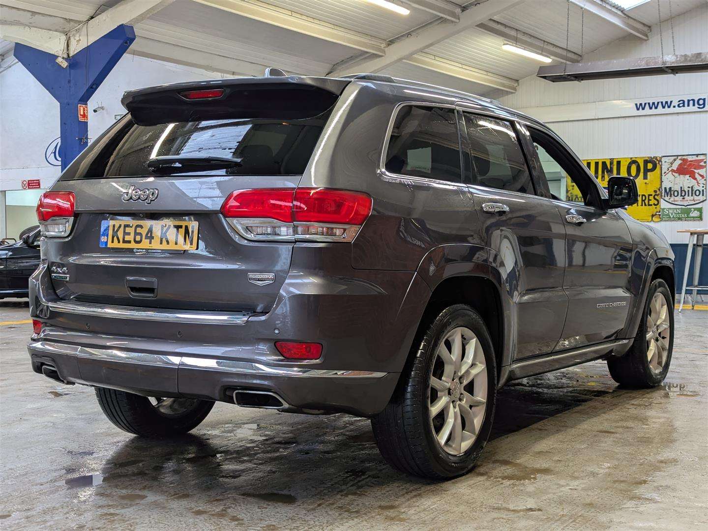 <p>2014 JEEP GRAND CHEROKEE SUMMIT CRD</p>