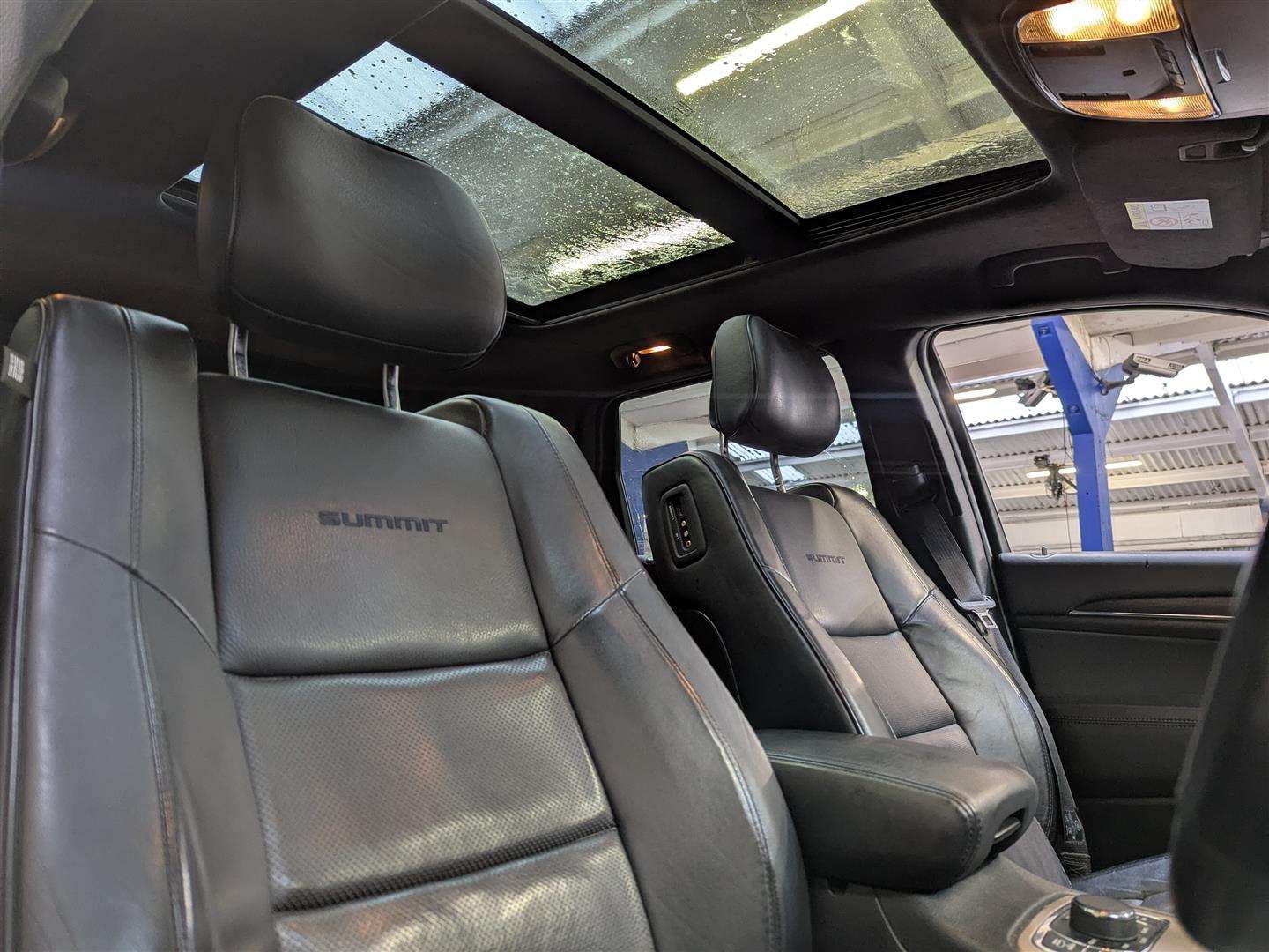 <p>2014 JEEP GRAND CHEROKEE SUMMIT CRD</p>