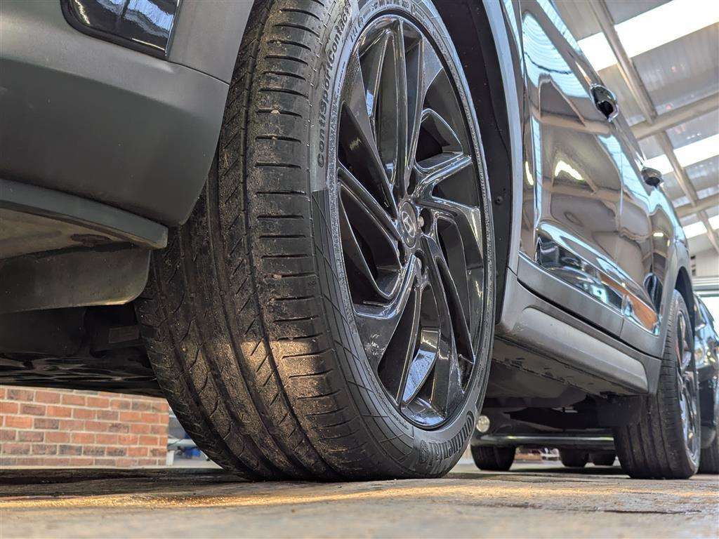 <p>2020 HYUNDAI TUCSON N LNE 48V MHEV CRD</p>