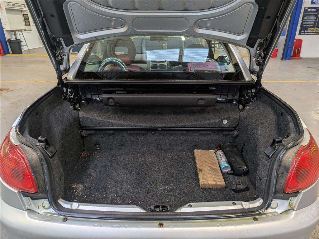 <p>2004 PEUGEOT 206 ALLURE</p>