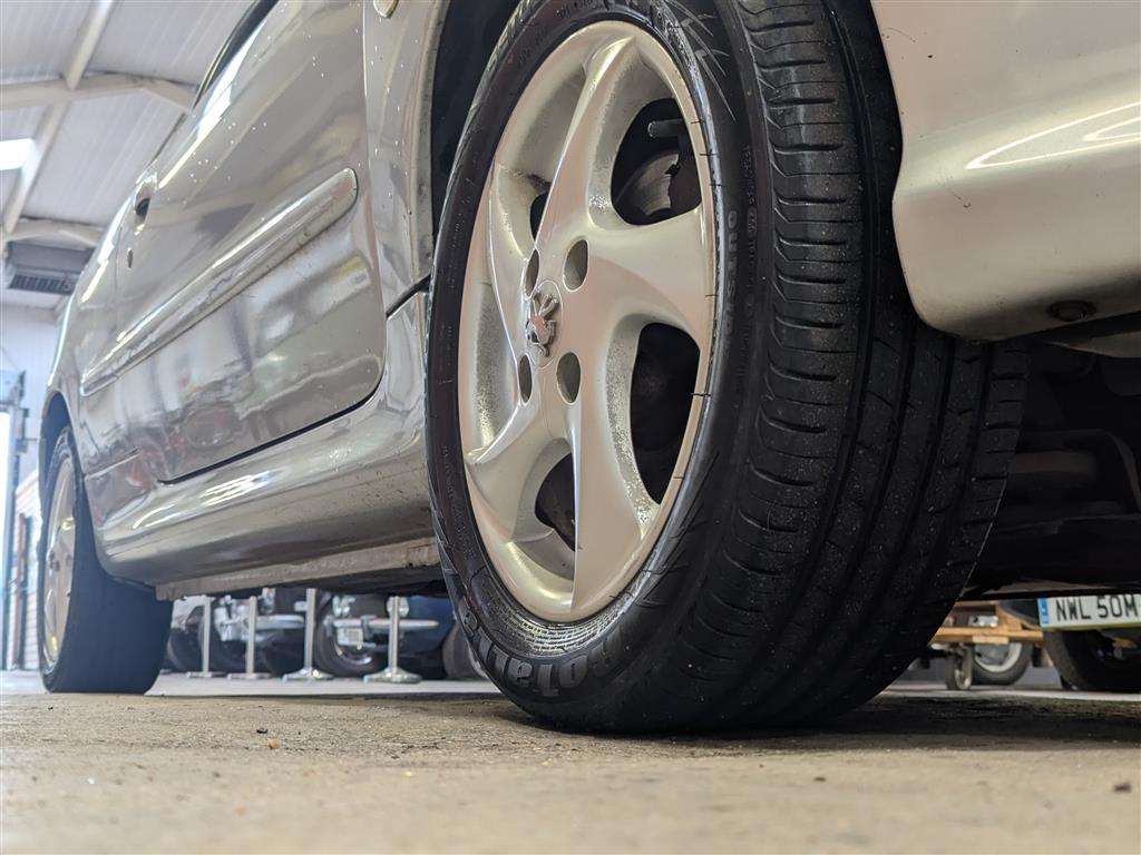 <p>2004 PEUGEOT 206 ALLURE</p>