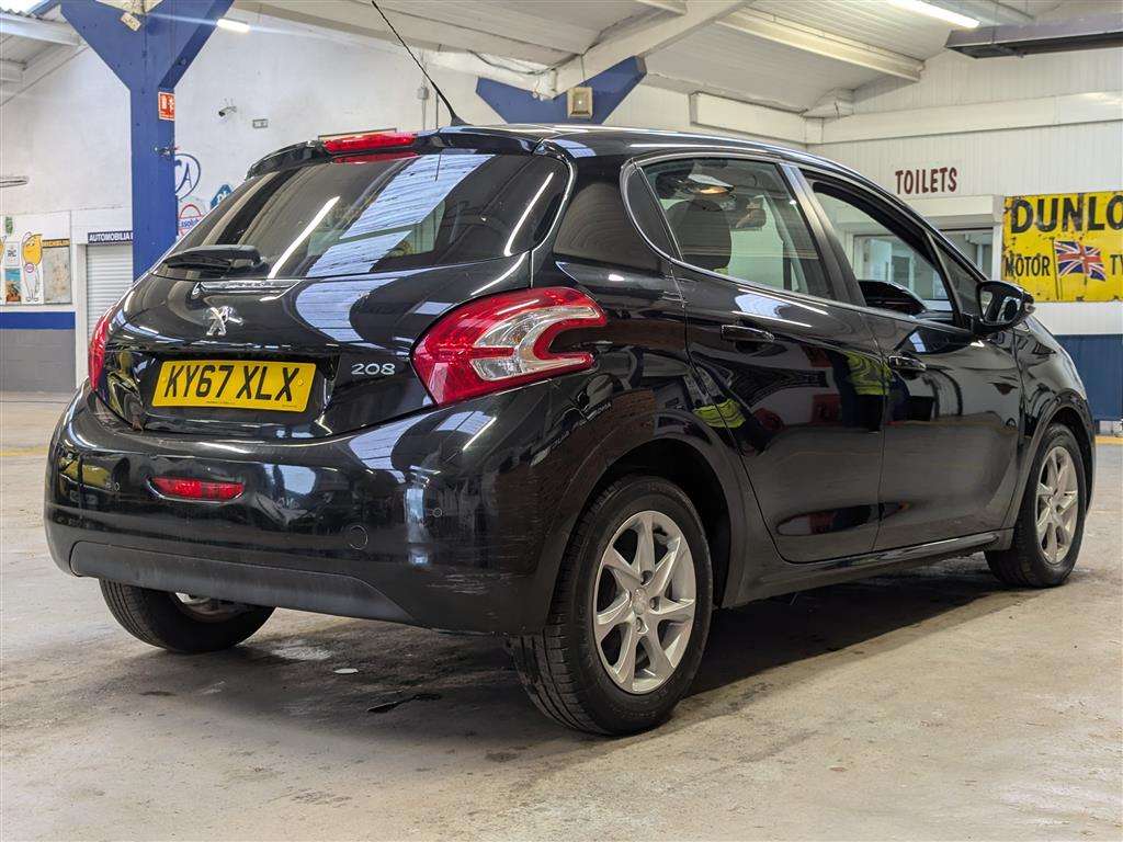 <p>2017 PEUGEOT 208 ACTIVE BLUE HDI S/S</p>